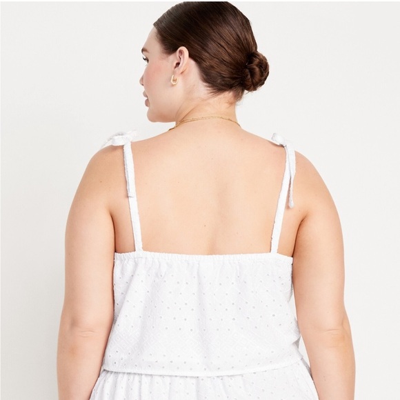 NWT Old Navy Cami White Eyelet Crop Top Size 3X - Picture 8 of 11
